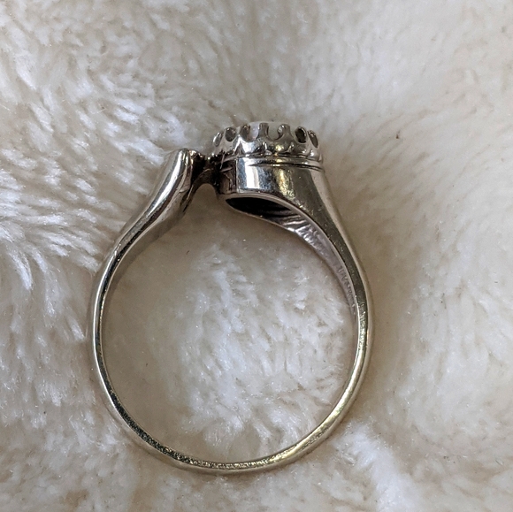 10K White Gold Vintage Diamond and Opal Ri… - Picture 8 of 9